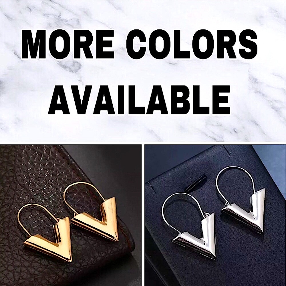 ⚜️[𝟯/$𝟮𝟴]⚜️Gold Triangle Simple Earrings NEW - Picture 9 of 11